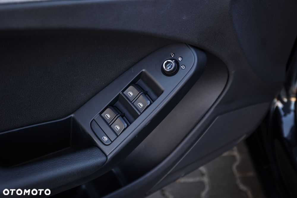 Audi A4 Avant 2.0 TDI DPF quattro S line Sportpaket (plus) - 15