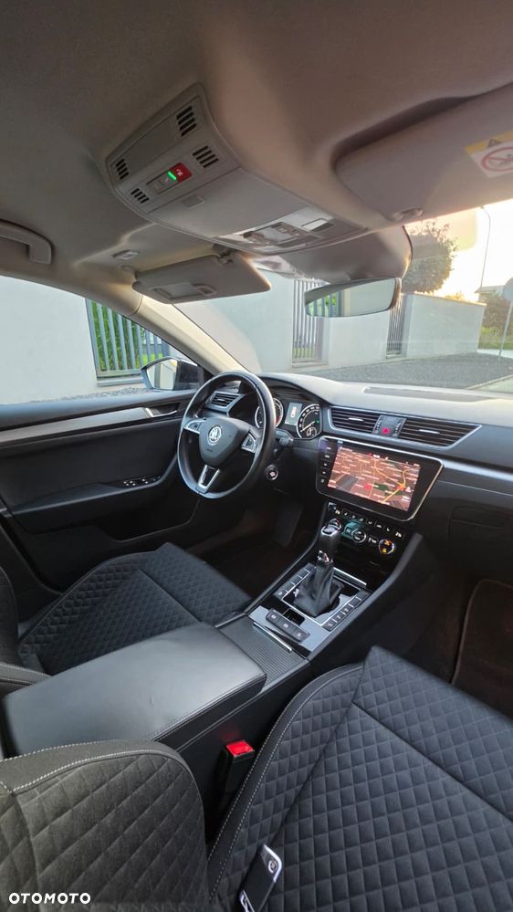 Skoda Superb 2.0 TDI DSG Premium Edition - 18