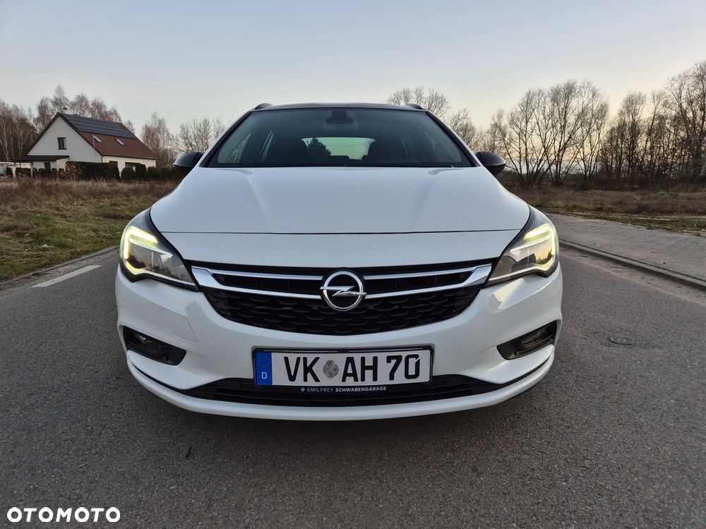 Opel Astra 1.4 Turbo 120 Jahre - 18