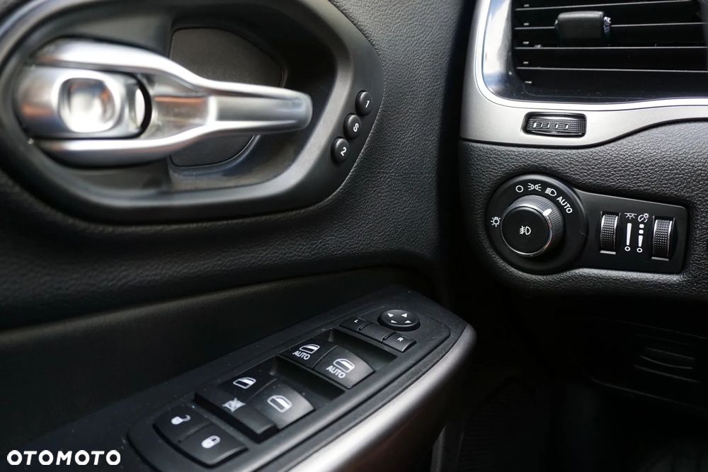 Jeep Cherokee 3.2 V6 Active Drive I Limited - 25