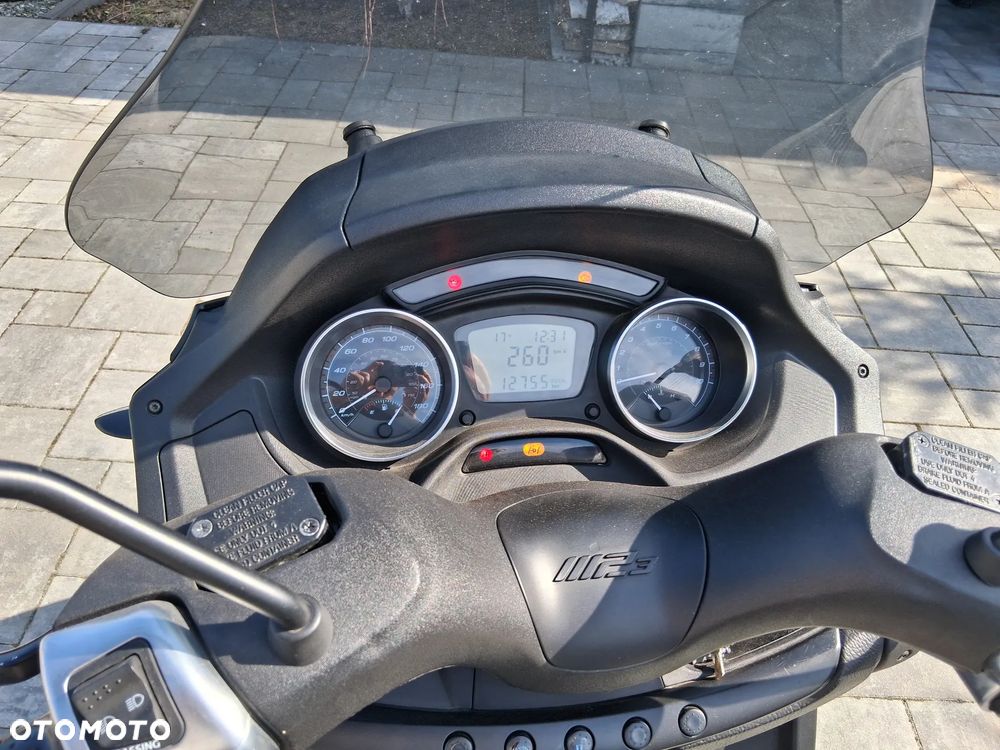 Piaggio MP-3 - 4