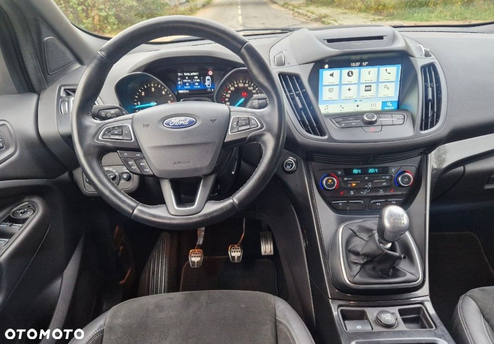 Ford Kuga 2.0 TDCi 4x4 ST-Line - 29