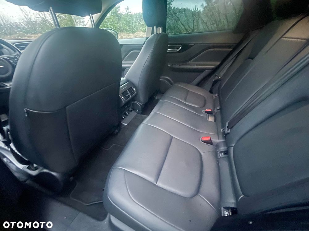 Jaguar F-Pace S AWD - 12