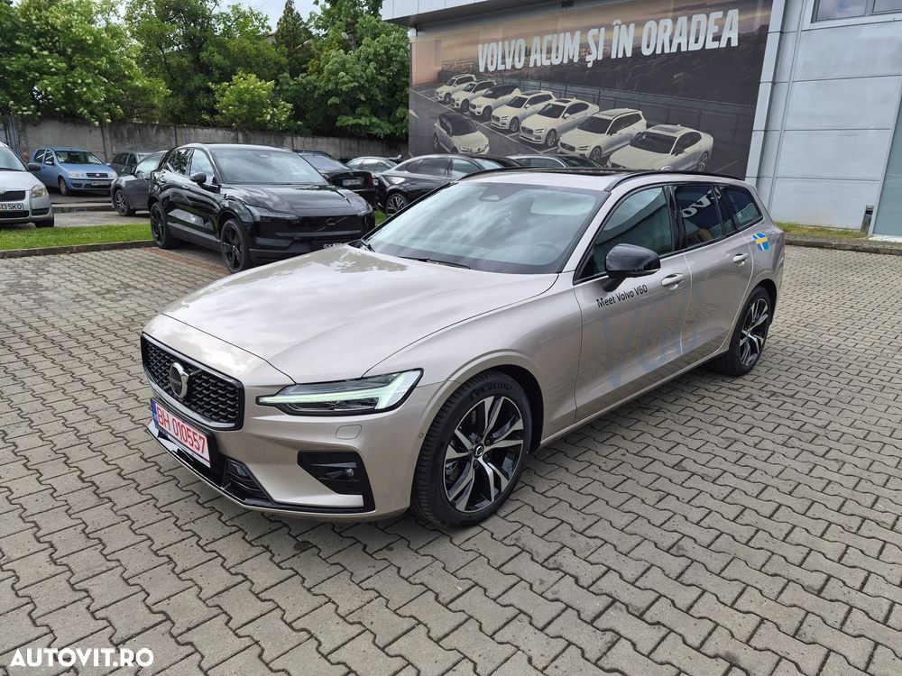 Volvo V60 B4 MHEV AT Plus Dark - 2