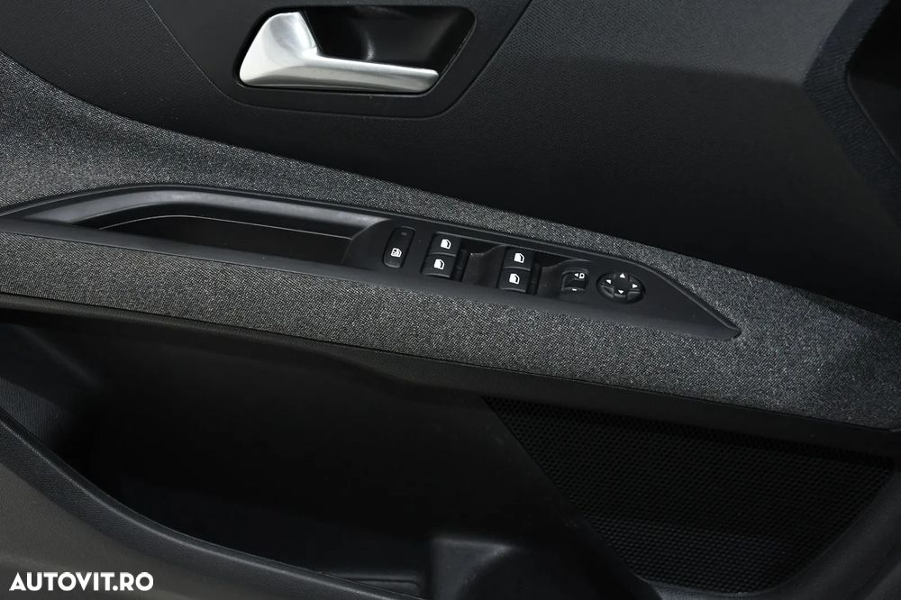 Peugeot 3008 1.5 BlueHDI S&S EAT8 Active - 28