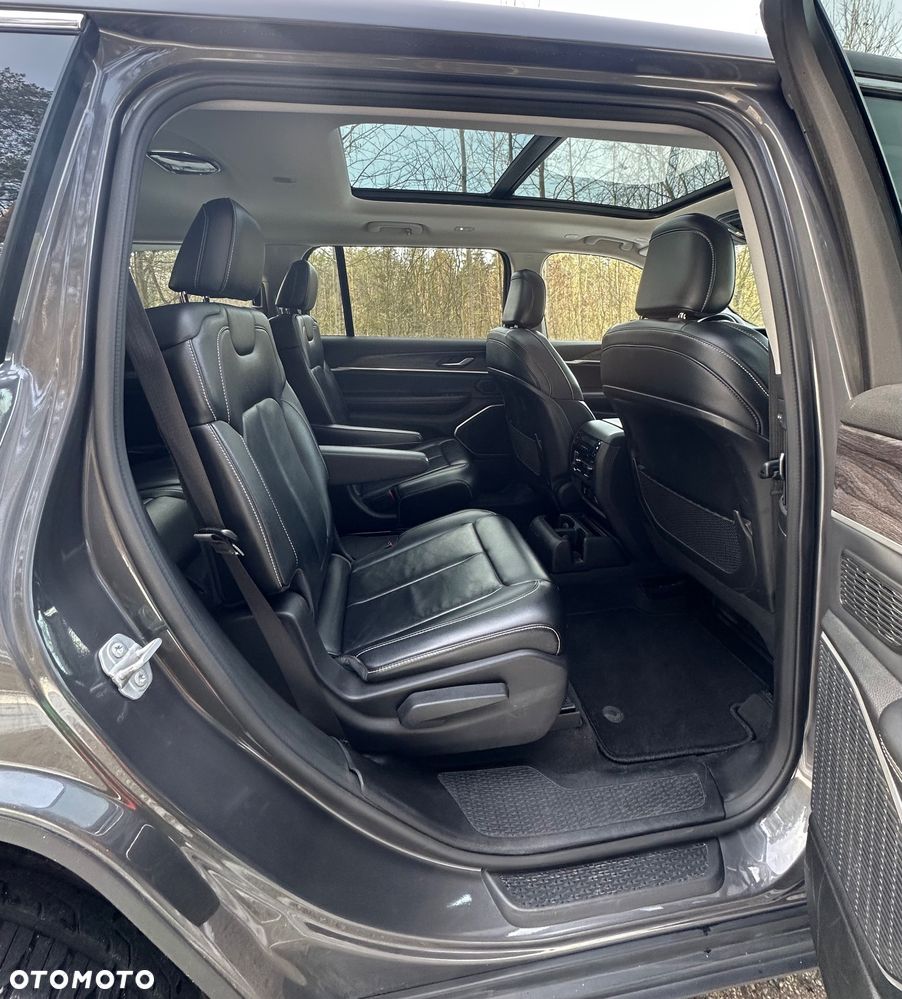 Jeep Grand Cherokee - 16