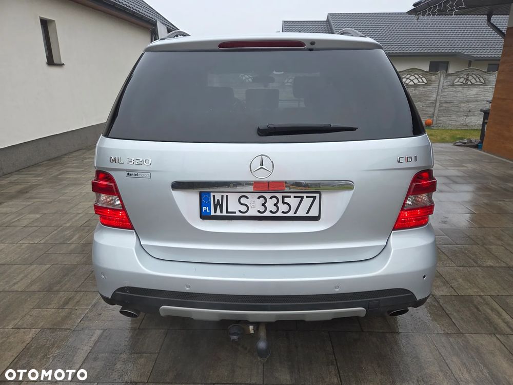 Mercedes-Benz ML - 4