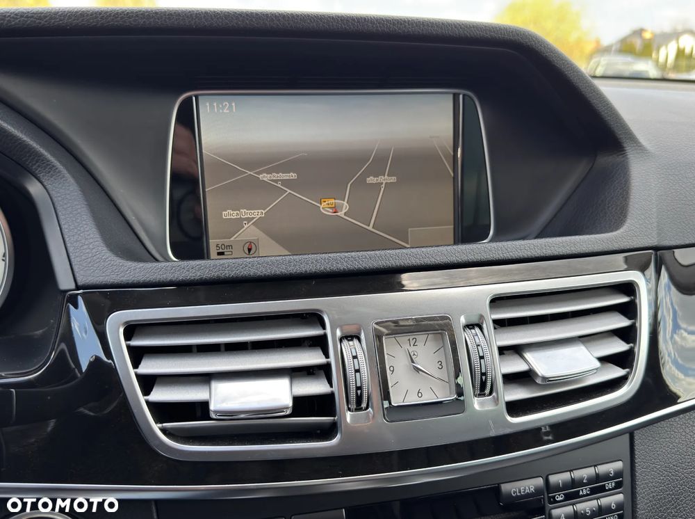 Mercedes-Benz Klasa E 250 BlueTEC 4Matic 7G-TRONIC Avantgarde - 21