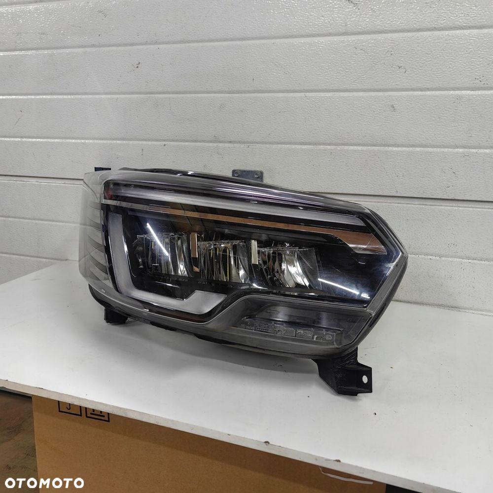 Renault Trafic IV Full Led Pure Vision lampa prawa - 3