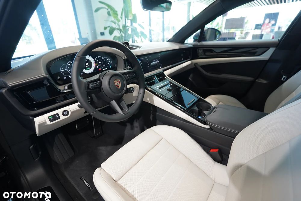 Porsche Panamera 4S E-Hybrid PHEV - 8