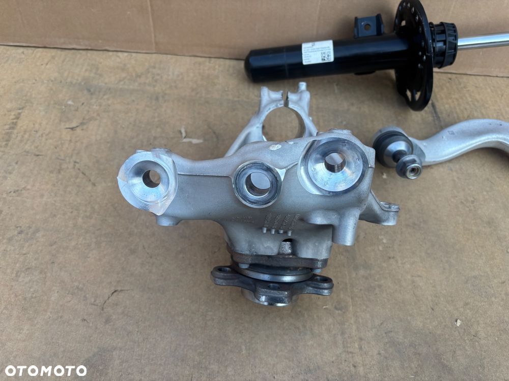 BMW 4 G26 xdrive 4x4 Prawie Nowa Zwrotnica Prawa Przedni Amortyzator Przedni Prawy Wahacz 6899175 6892516 6898536 6879366 - 7