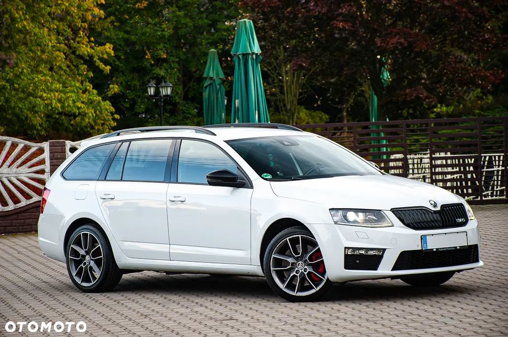 Skoda Octavia Combi 2.0 TDI DSG RS - 16