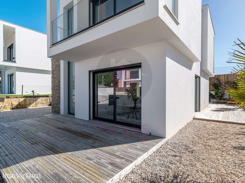 Moradia de arquitectura moderna com piscina privada - Grande imagem: 4/40