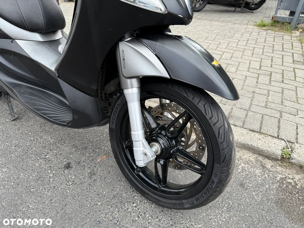 Piaggio Beverly - 17