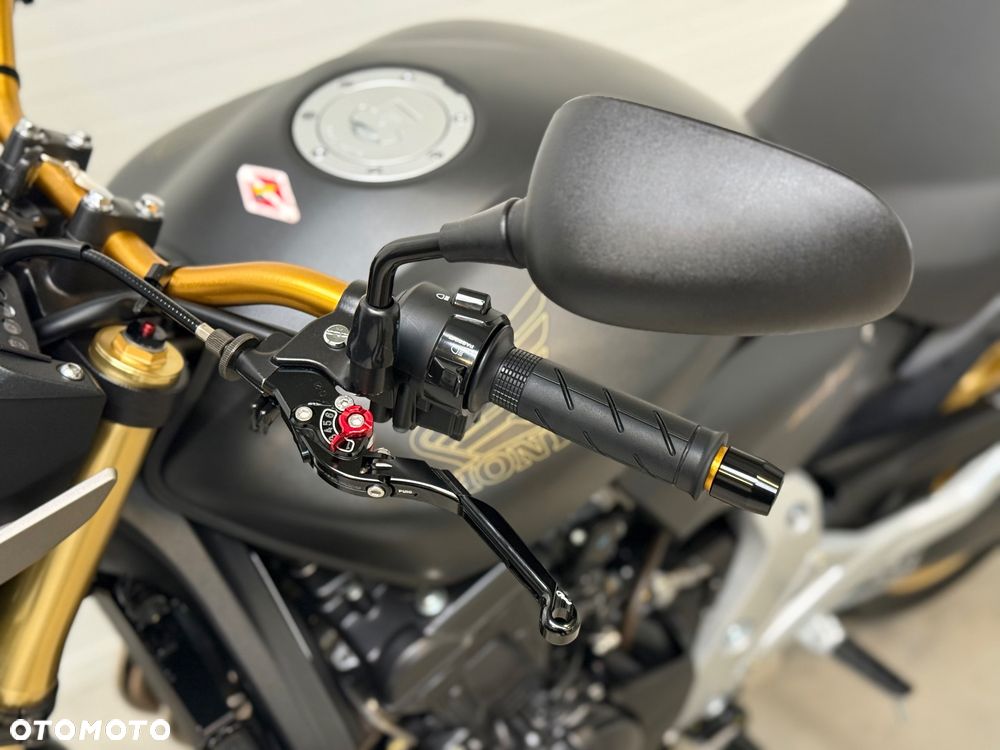 Honda Hornet - 26