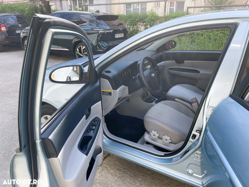 Hyundai Accent - 6
