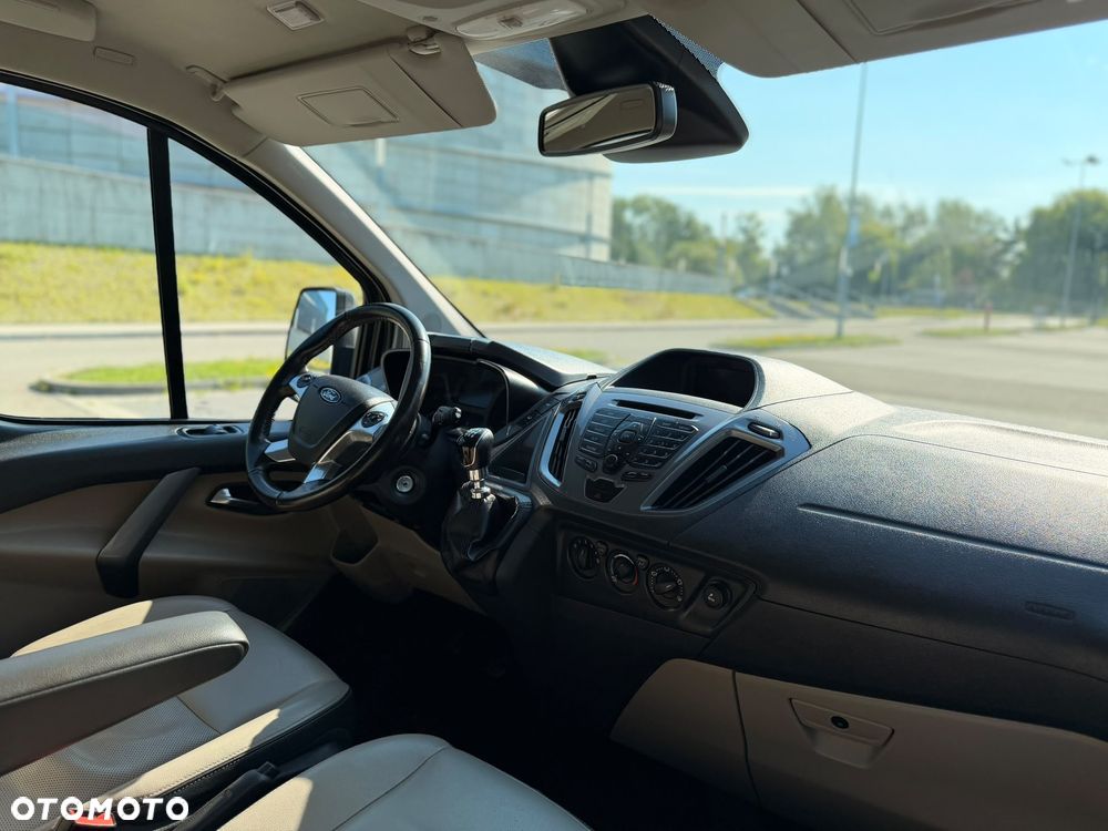 Ford Tourneo Custom 310 L2H1 VA Titanium - 16