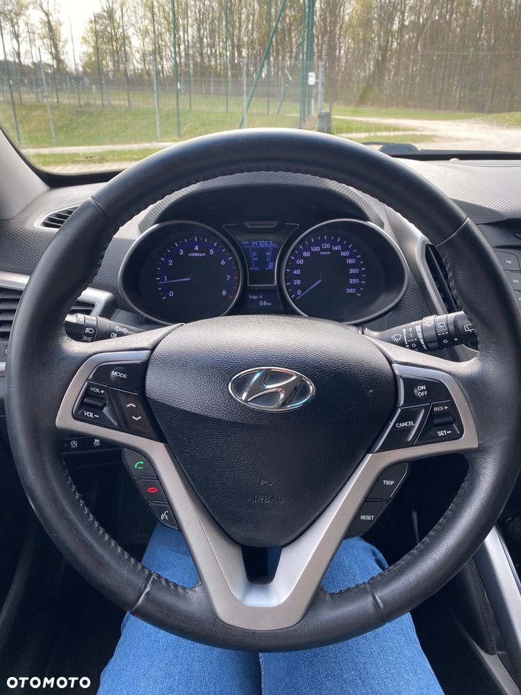Hyundai Veloster 1.6 GDI Style - 29