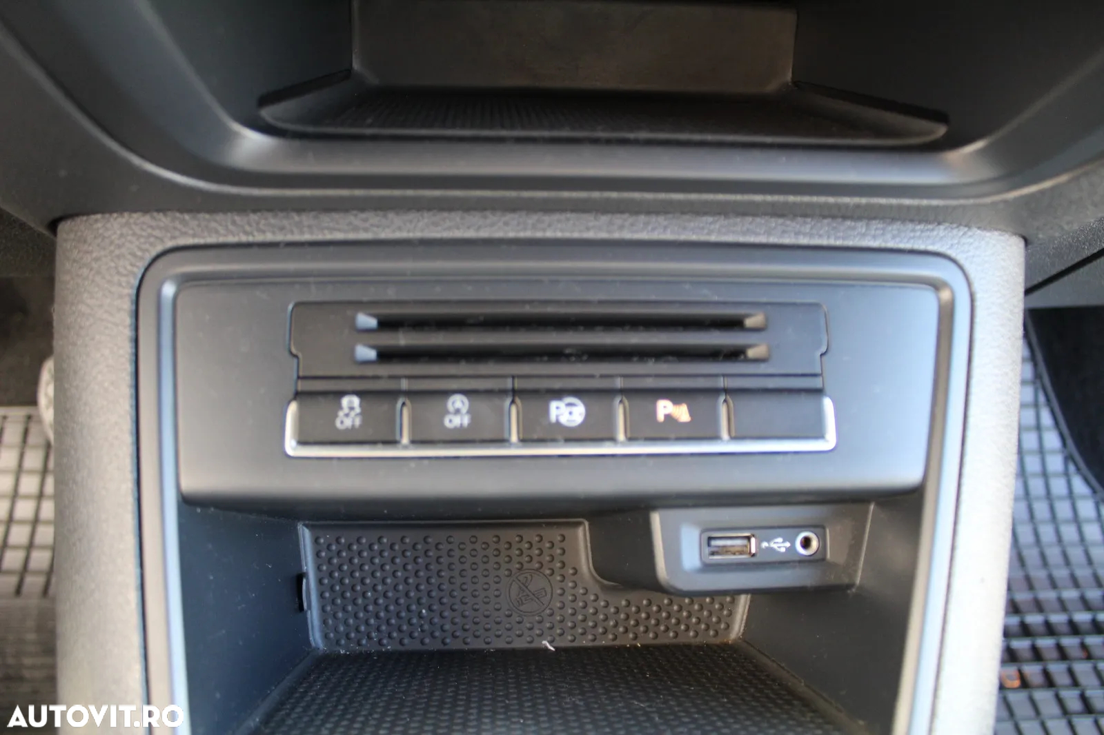 Volkswagen Tiguan 2.0 TDI SCR BlueMotion Technology Lounge Sport & Style - 23