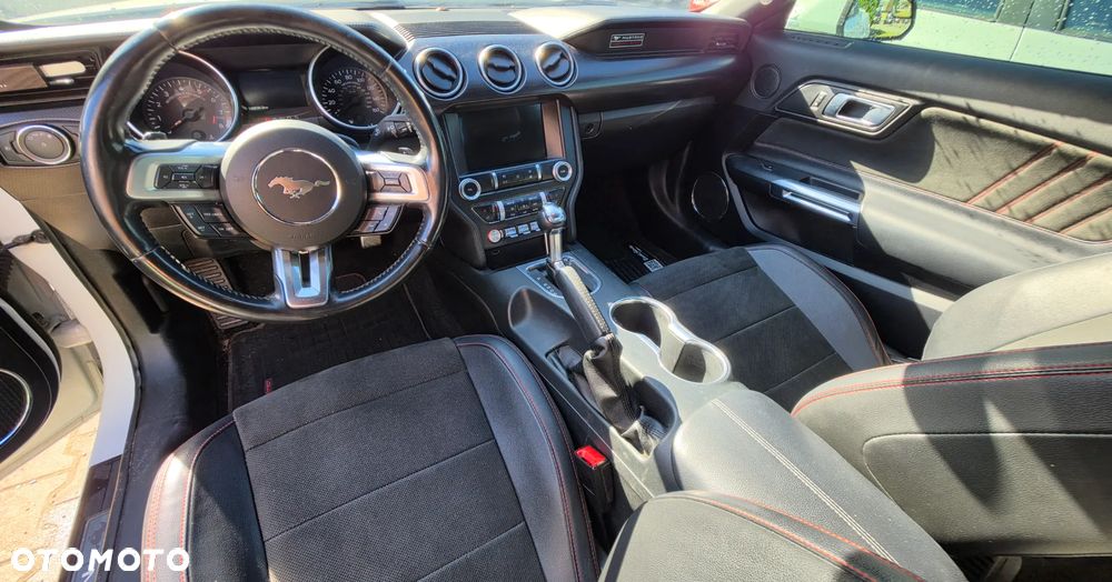 Ford Mustang - 21