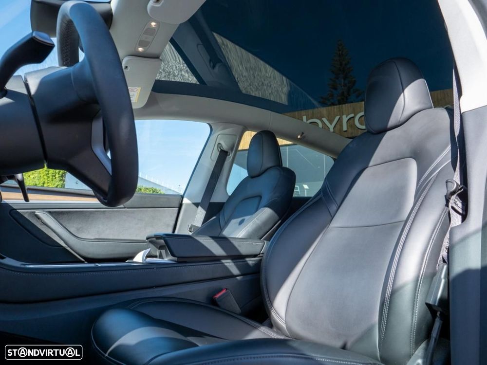 Tesla Model Y Standard - 25