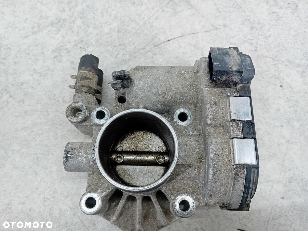 PRZEPUSTNICA TOYOTA YARIS II 22030-0Q010-A 0280750192  BOSCH 1.0 12V - 2