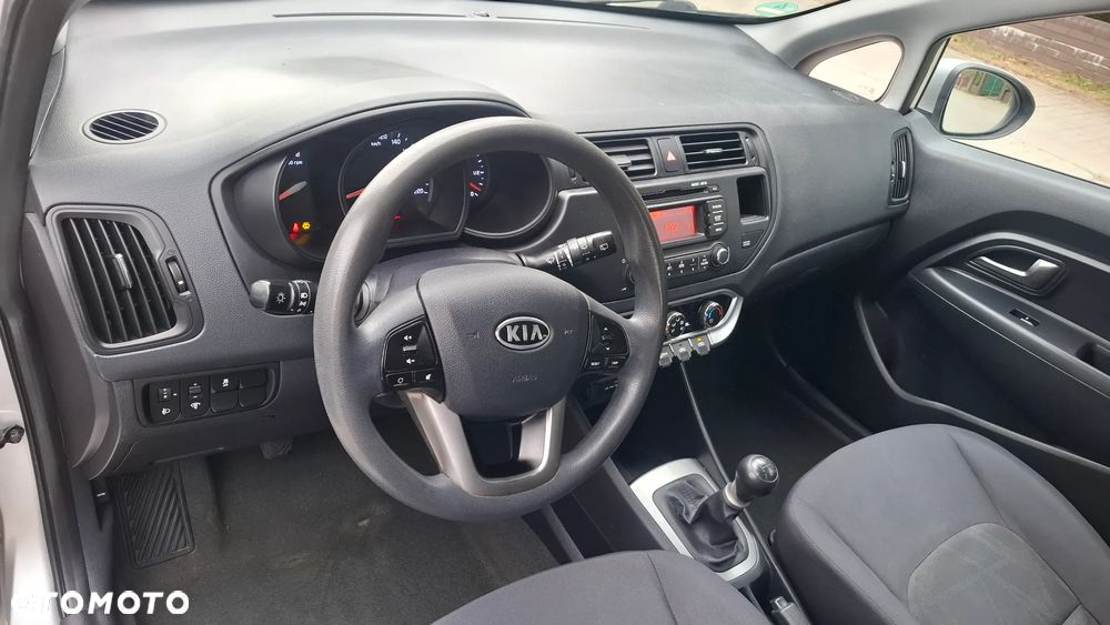 Kia Rio 1.2 Dream Team Edition - 12