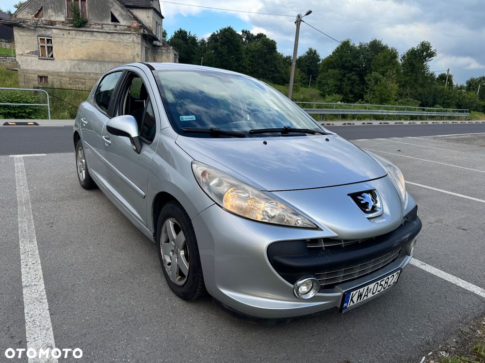Peugeot 207 1.4 - 9