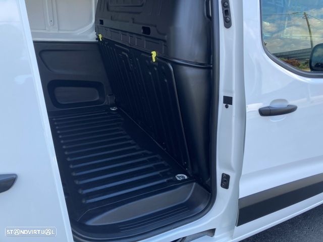 Opel Combo L1 1.5 Cdti IVA DEDUTIVEL - 9