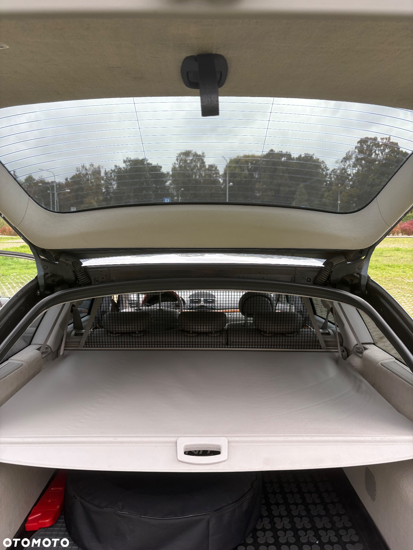 Mercedes-Benz Klasa E 500 4-Matic T Elegance - 24