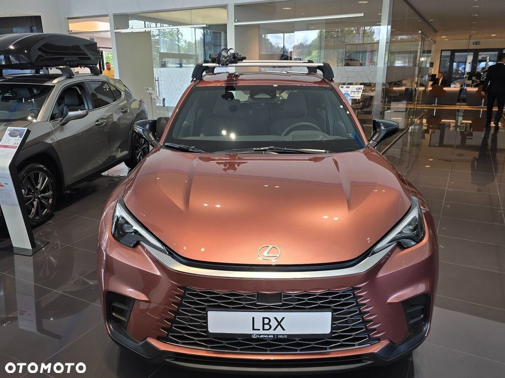 Lexus LBX 1.5 Hybrid - 3