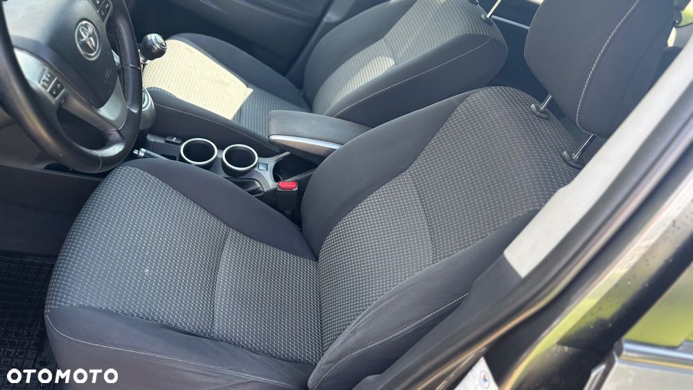 Toyota Verso 1.6 D-4D Active 7os - 12