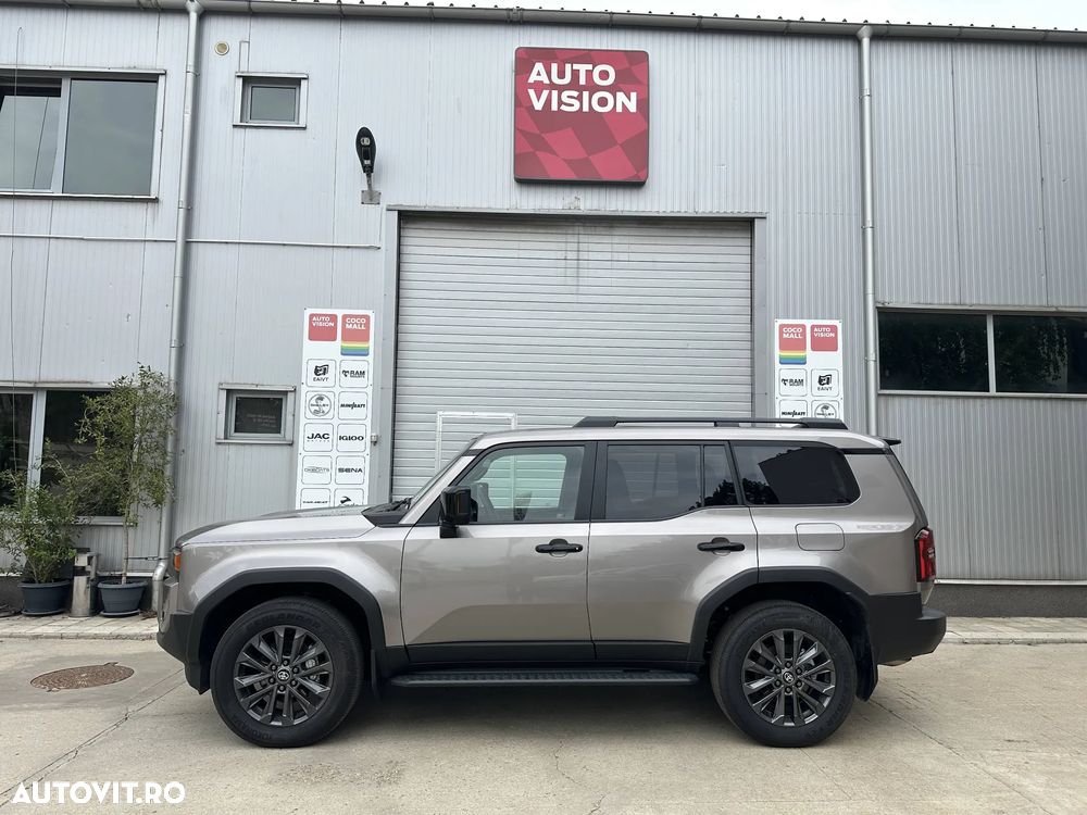Toyota Land Cruiser 250 - 10