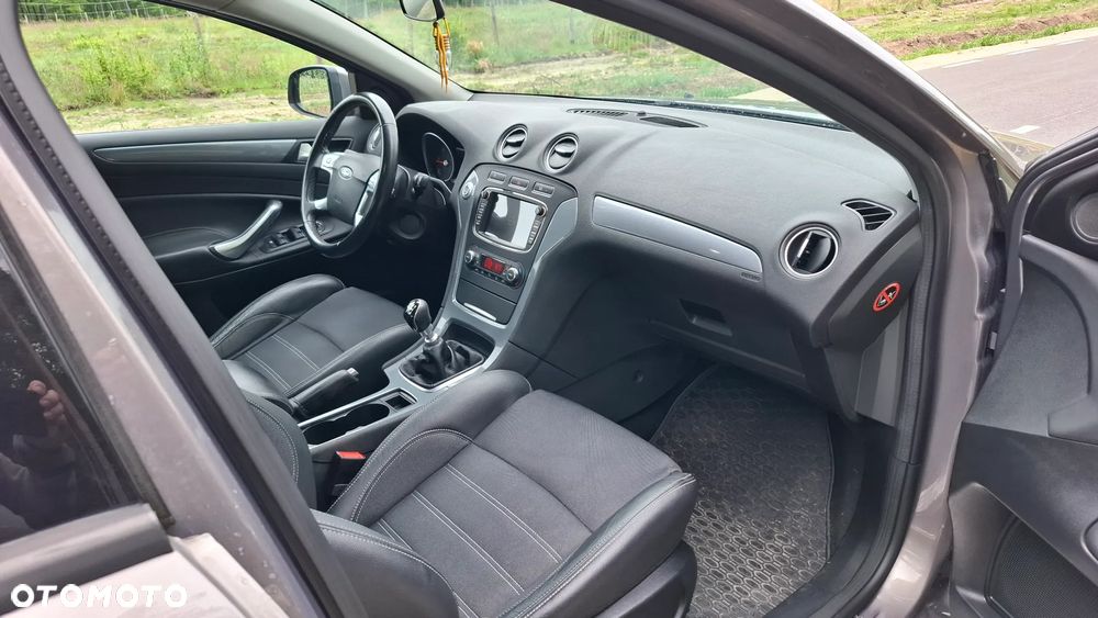 Ford Mondeo 2.0 TDCi Ambiente - 16