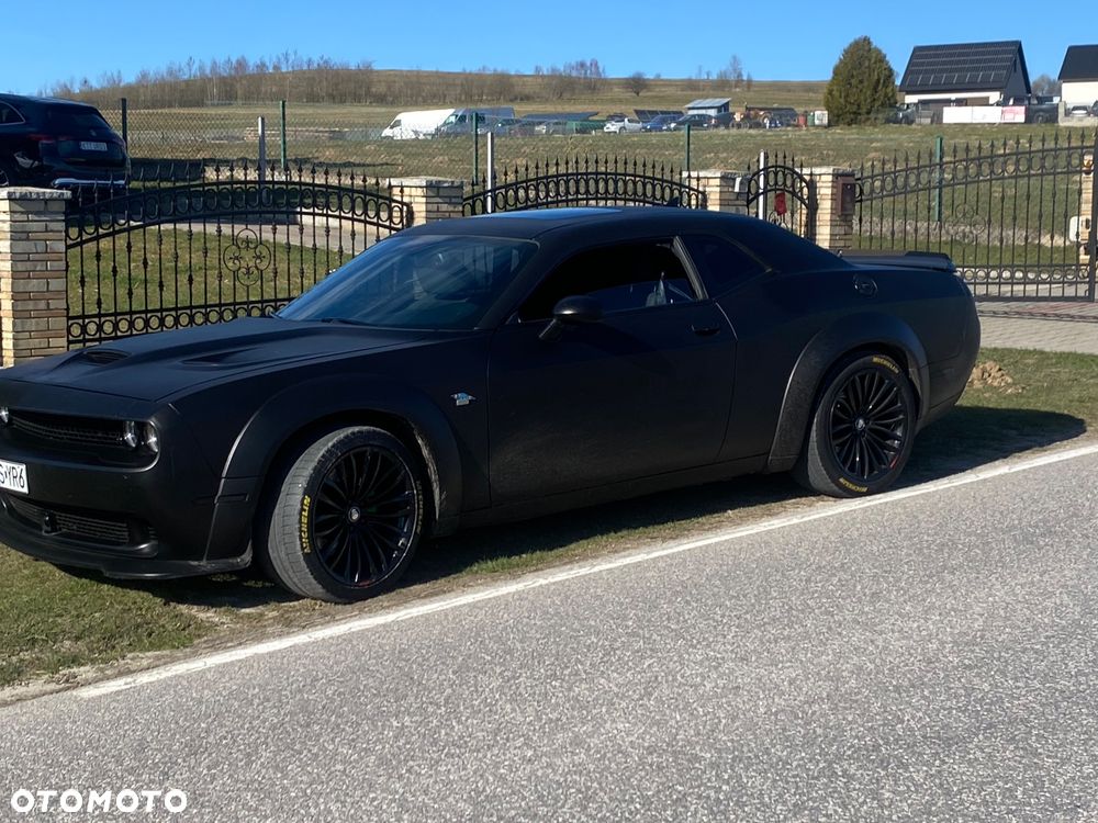 Dodge Challenger - 15
