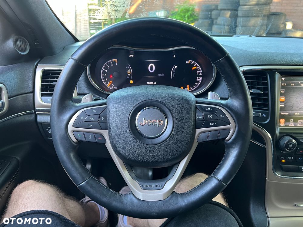 Jeep Grand Cherokee - 16