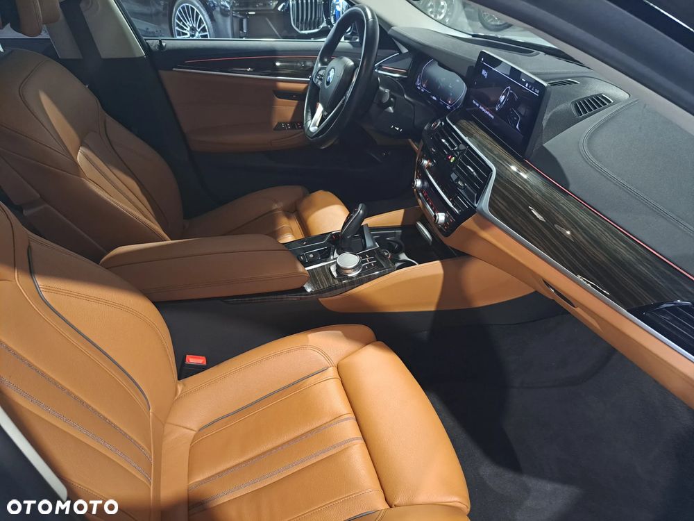 BMW Seria 5 530d xDrive mHEV Luxury Line - 11