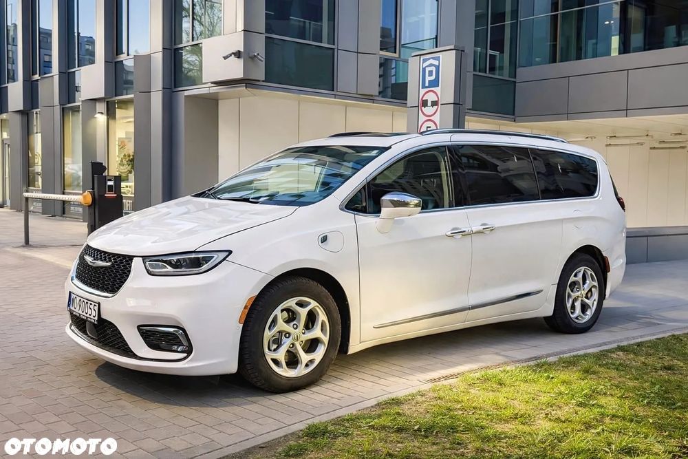 Chrysler Pacifica - 5