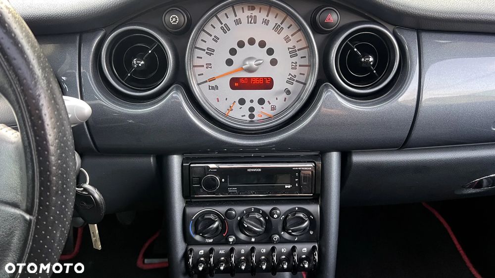 MINI ONE 2003