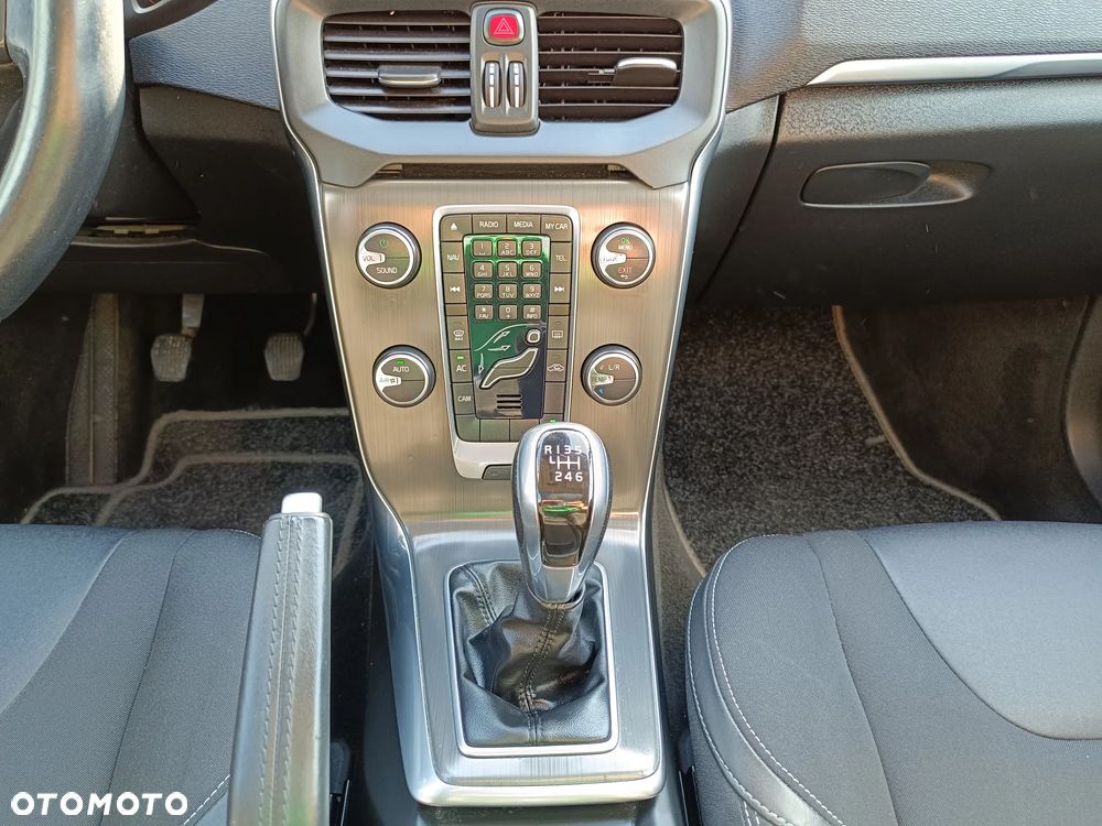 Volvo V40 D2 Momentum - 17