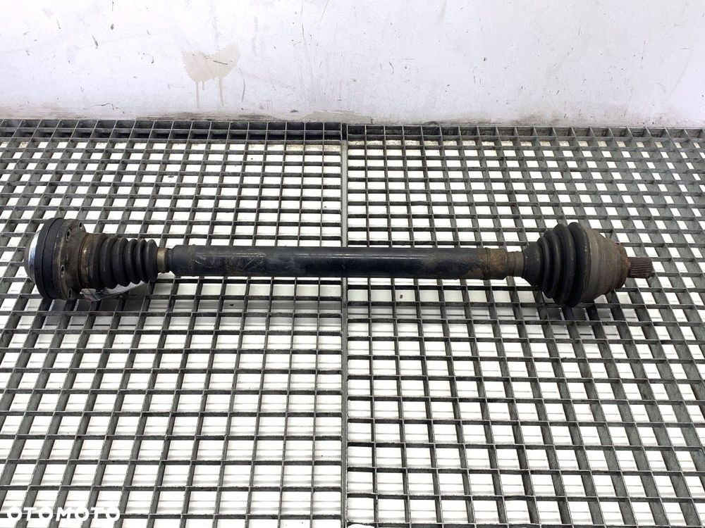 PÓŁOŚ PRAWY PRZÓD  VW CADDY III Nadwozie pełne/minivan (2KA, 2KH, 2CA, 2CH) 2004 - 2015 1.6 TDI - 1