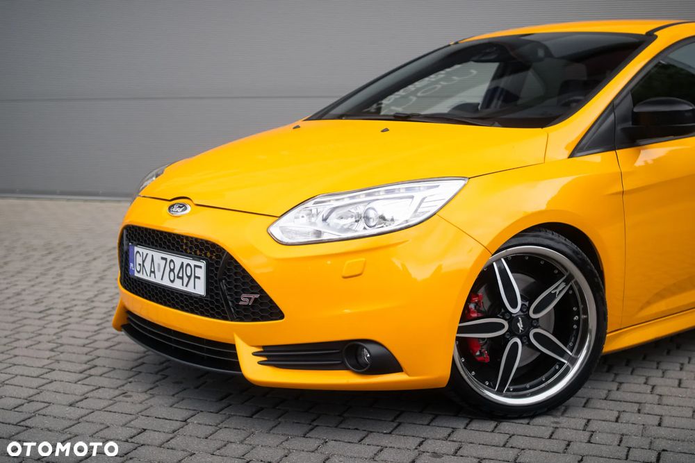 Ford Focus 2.0 EcoBoost ST mit Leder-Exclusiv-Paket - 12
