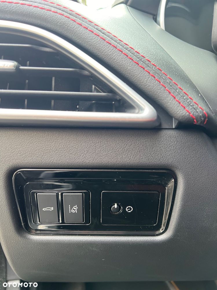 Jaguar XE - 24