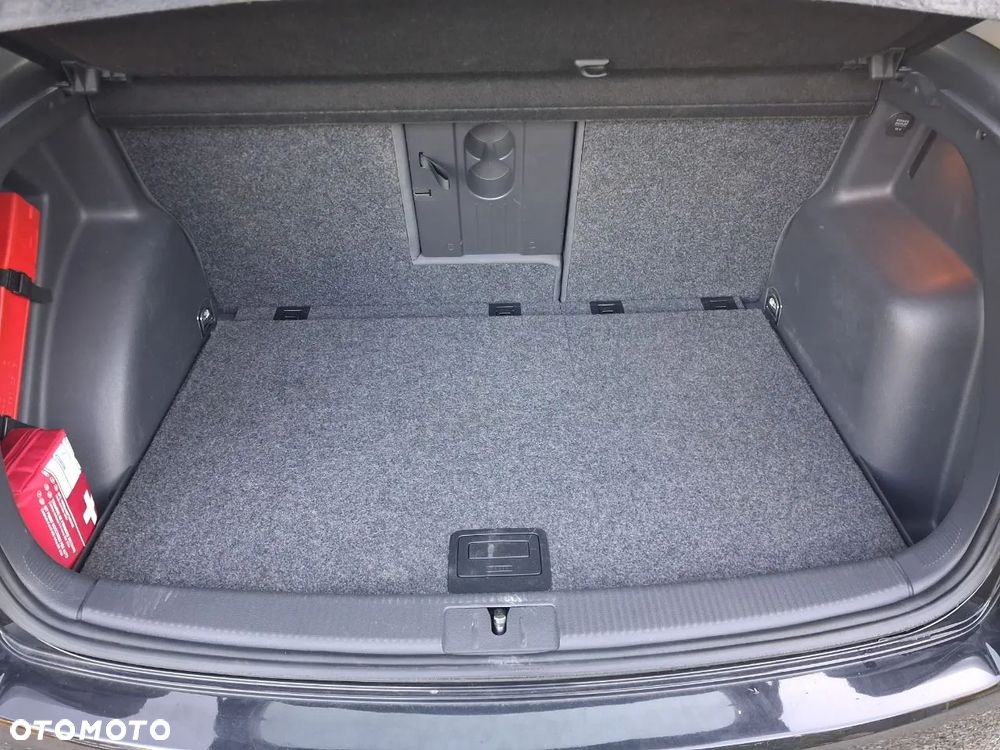 Volkswagen Golf - 14