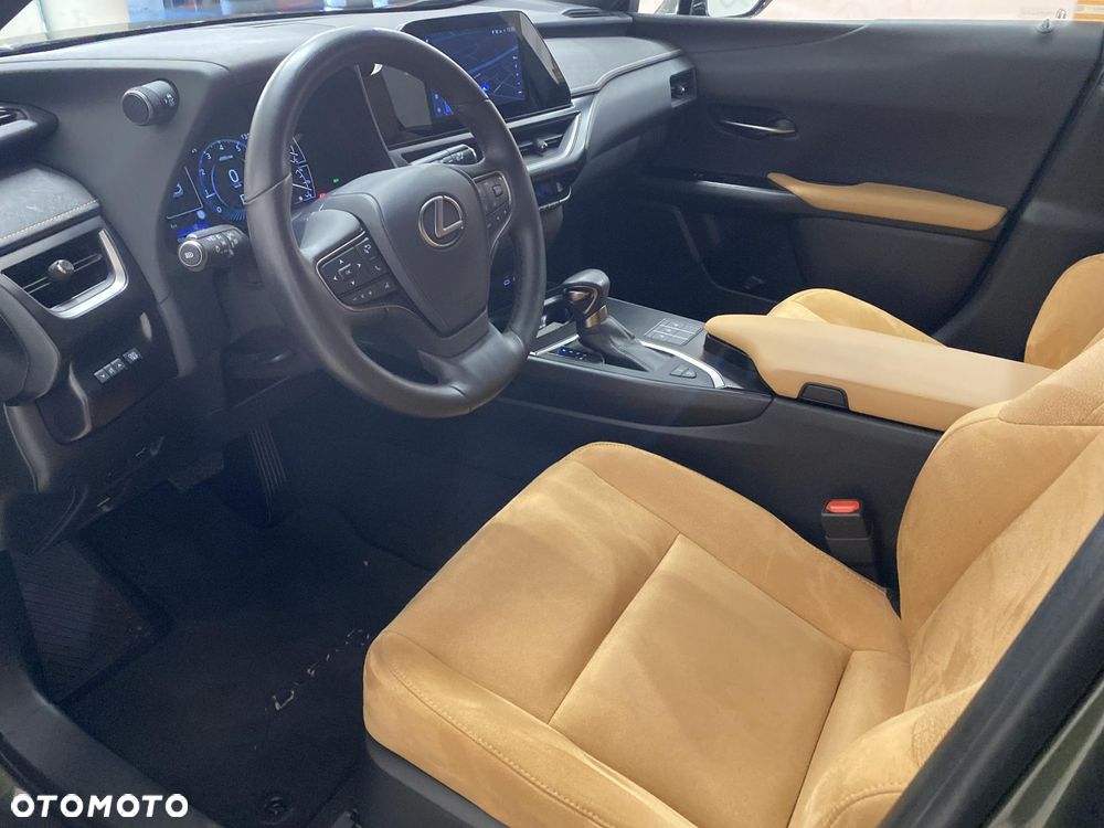 Lexus UX - 9