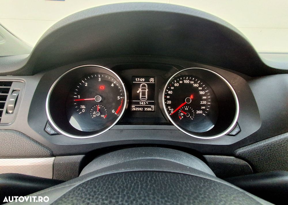 Volkswagen Jetta 2.0 TDI Comfortline - 10