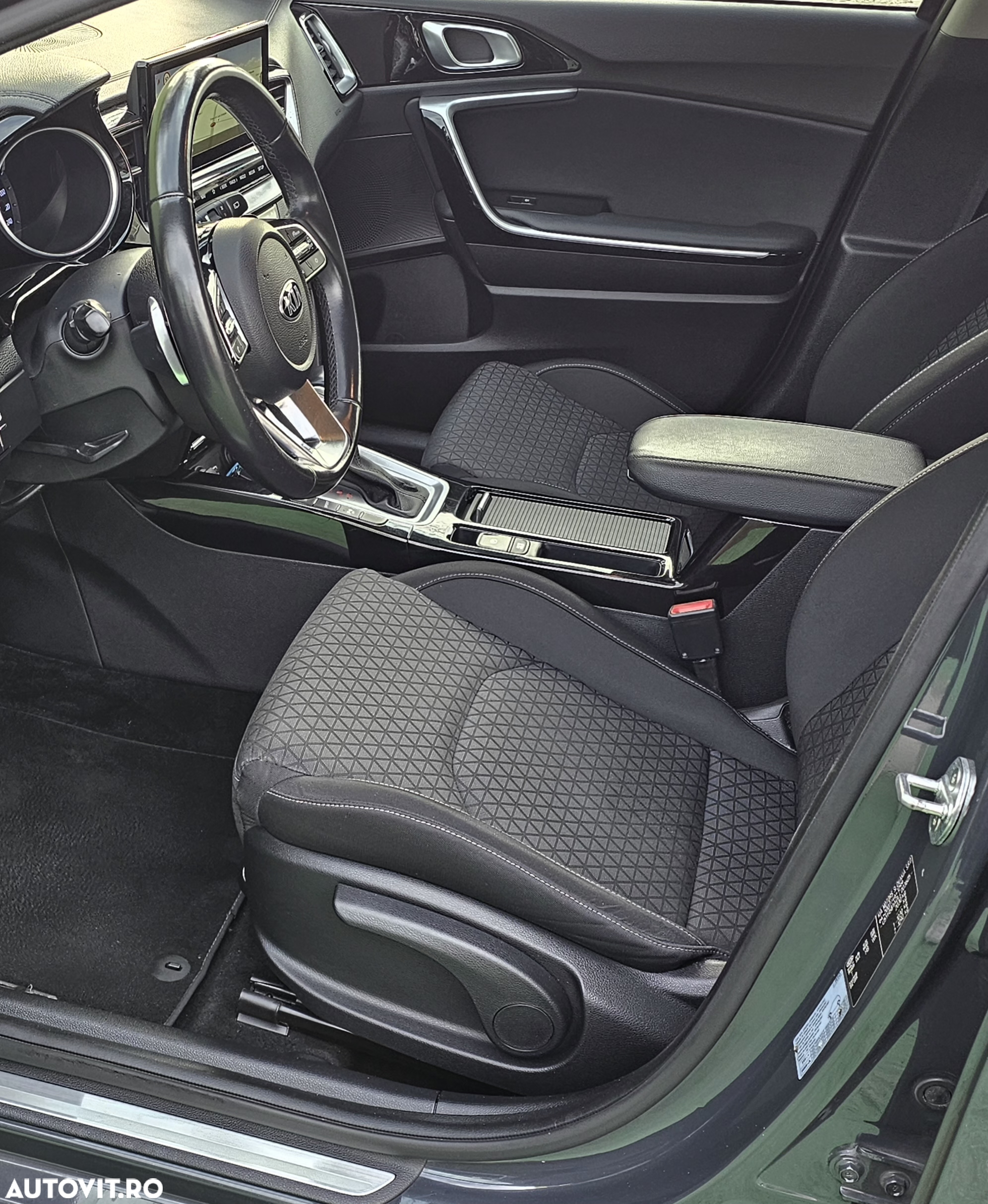Kia Ceed SW 1.6 GDI DCT OPF Plug-in-Hybrid Platinum Edition - 12