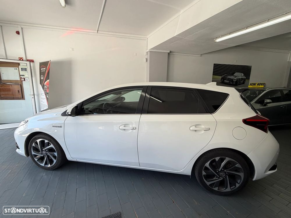 Toyota Auris 1.8 HSD Comfort +P.Sport+Navi - 6