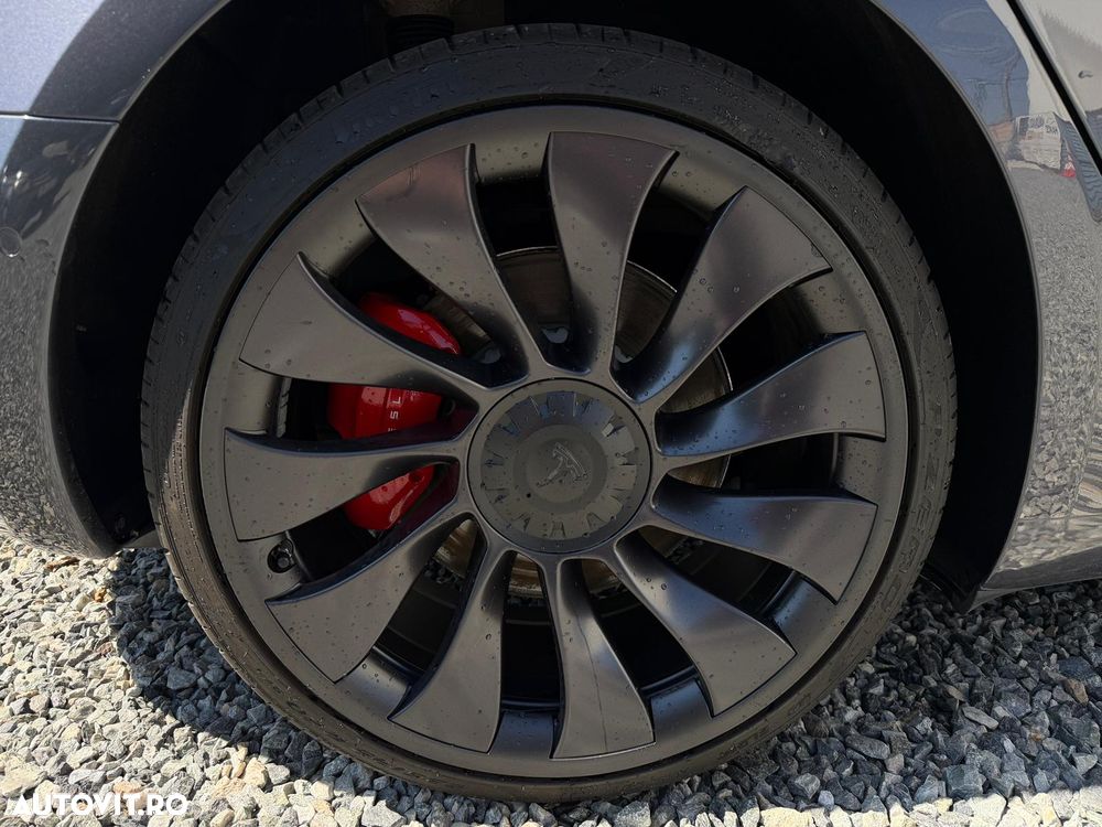 Tesla Model 3 Performance - 14