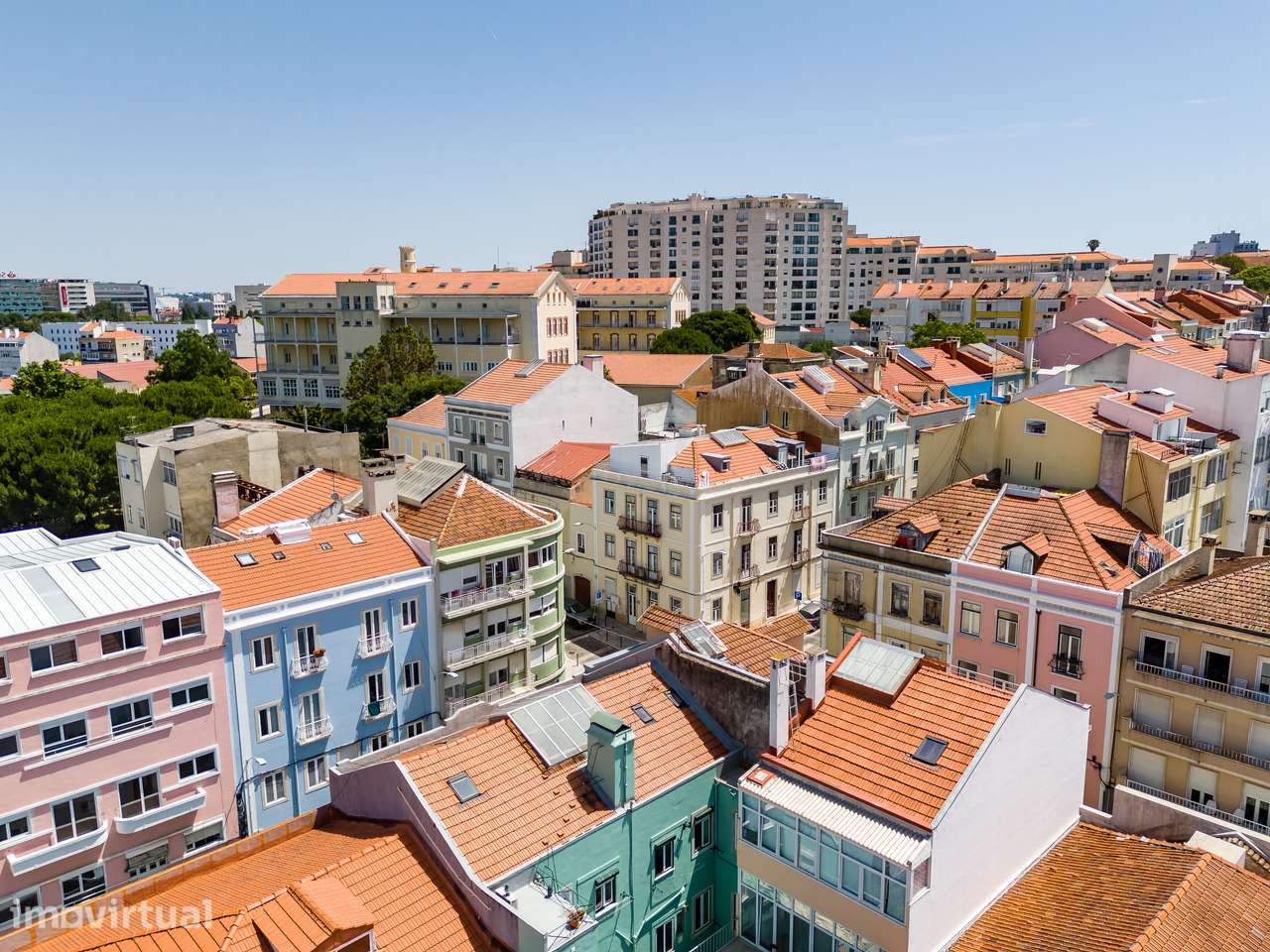 T1 com varanda/ terraço e ar condicionado em Campolide - Grande imagem: 3/38